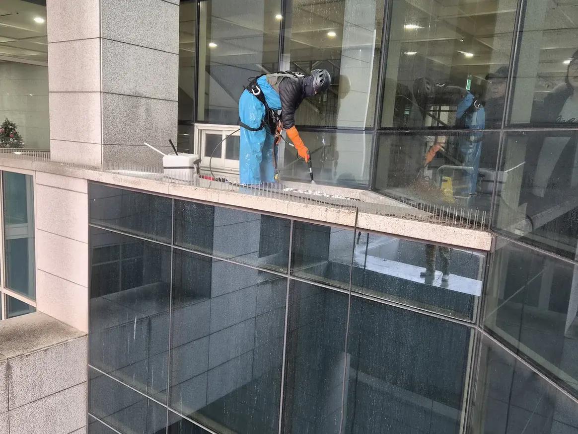 양산시 교동 건물 복도·대기 동선 야간 위생청소 사례 - 행진크린