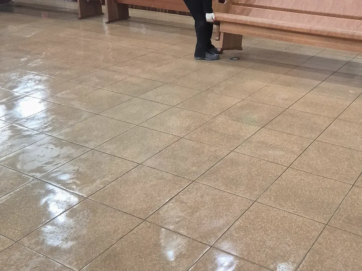 김해시 무계동 예배당 방송실 장비 주변 정밀 위생청소 사례 - 행진크린