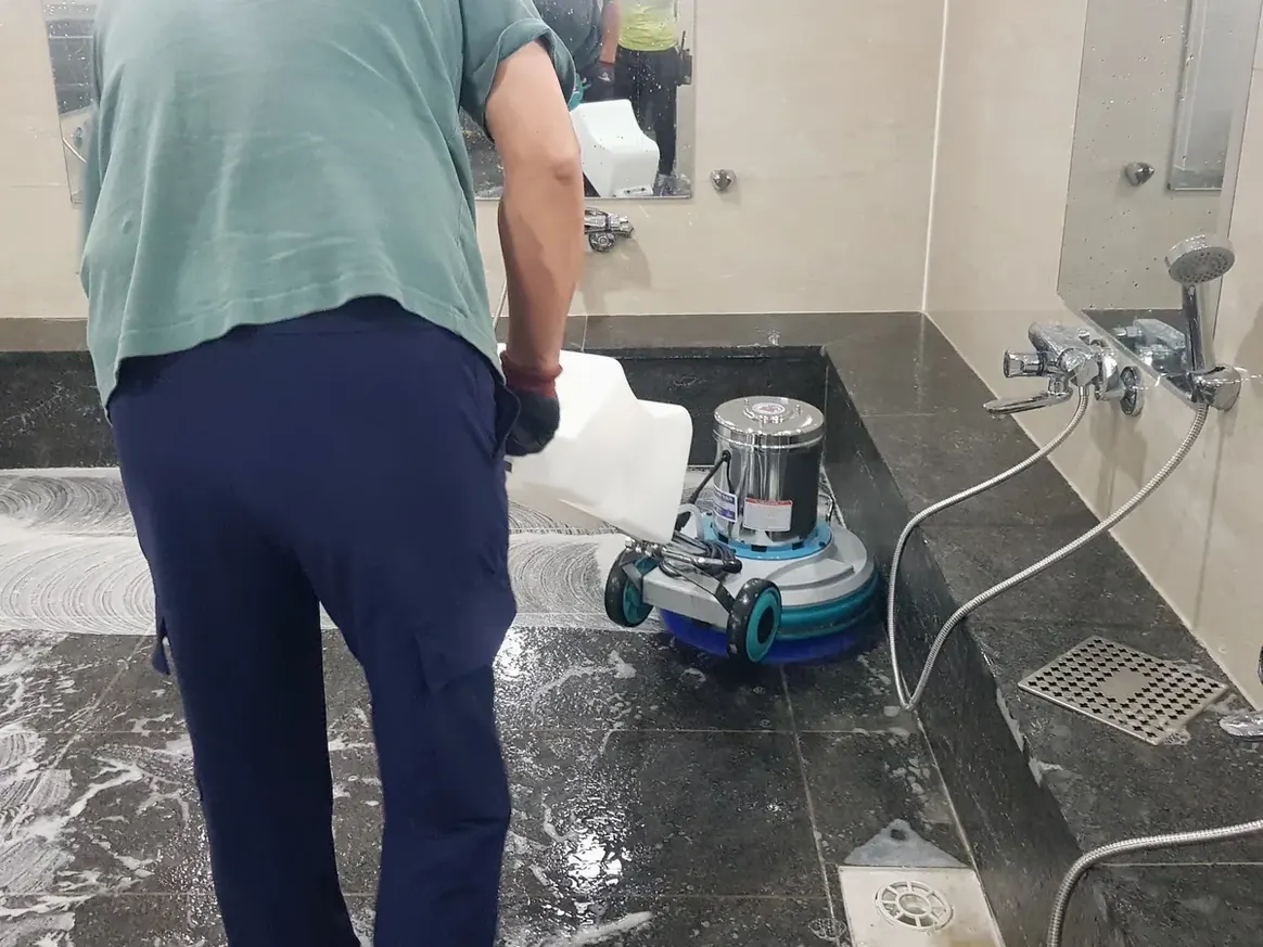 함안군 법수면 찜질방 수전·샤워기 건식 사우나 위생청소 사례 - 행진크린