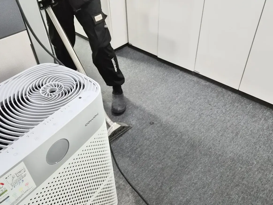 창원시 의창구 북면 사업장 로비·복도 카페트 바닥 위생청소 사례 - 행진크린
