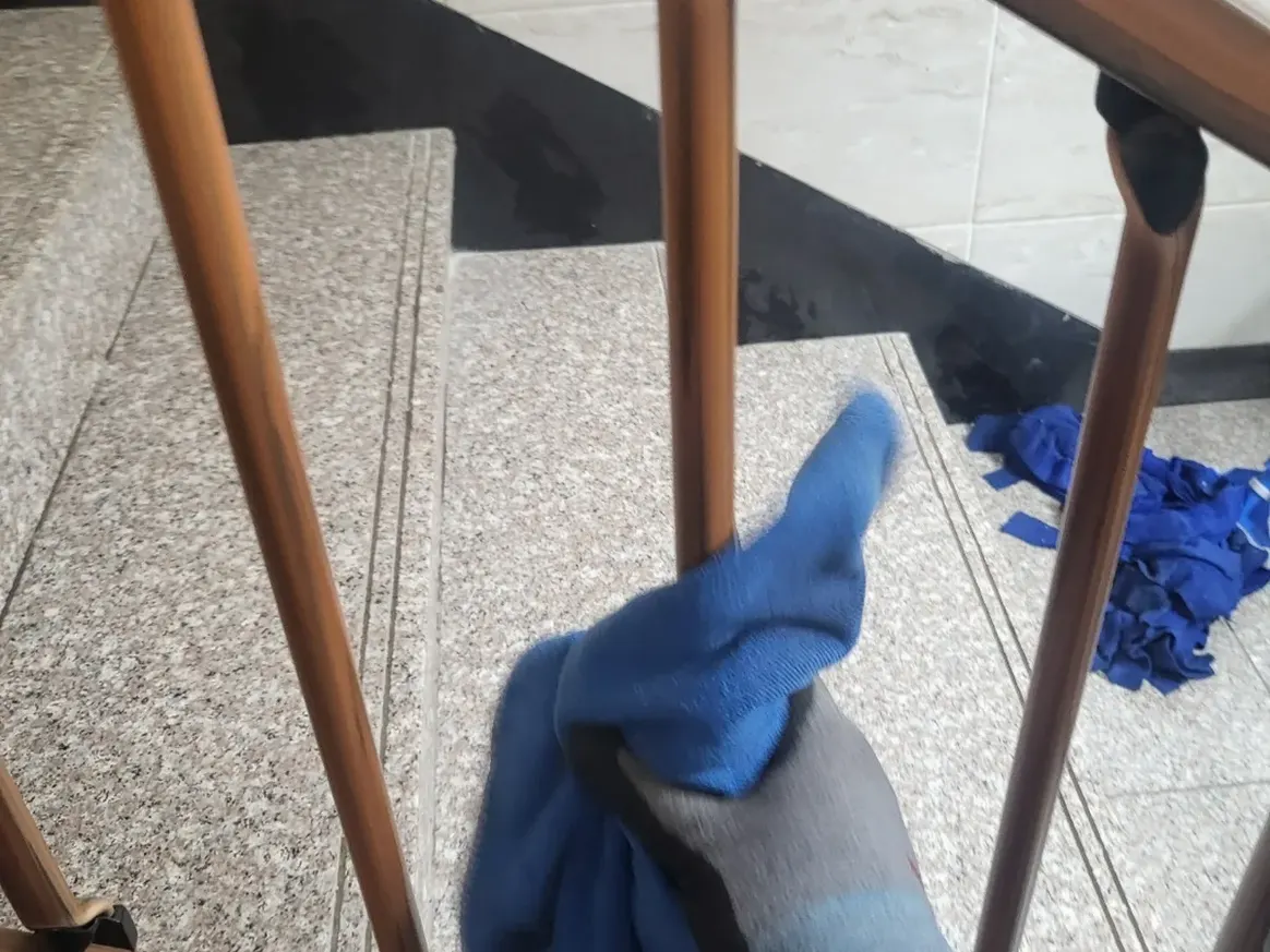 밀양시 삼문동 빌라 난간·손잡이 위생청소 사례 - 행진크린